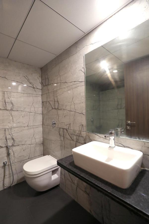 Hotel Privya Rooms And Banquet Surat Exterior foto
