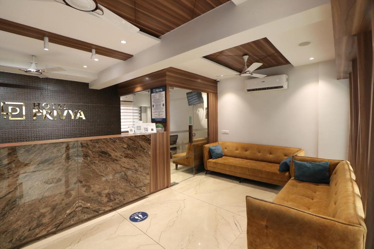 Hotel Privya Rooms And Banquet Surat Exterior foto